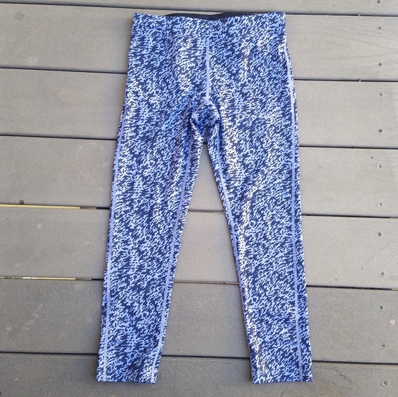 Nike Pants - 💜5/$13 NWOT Nike dry fit Capri size XS